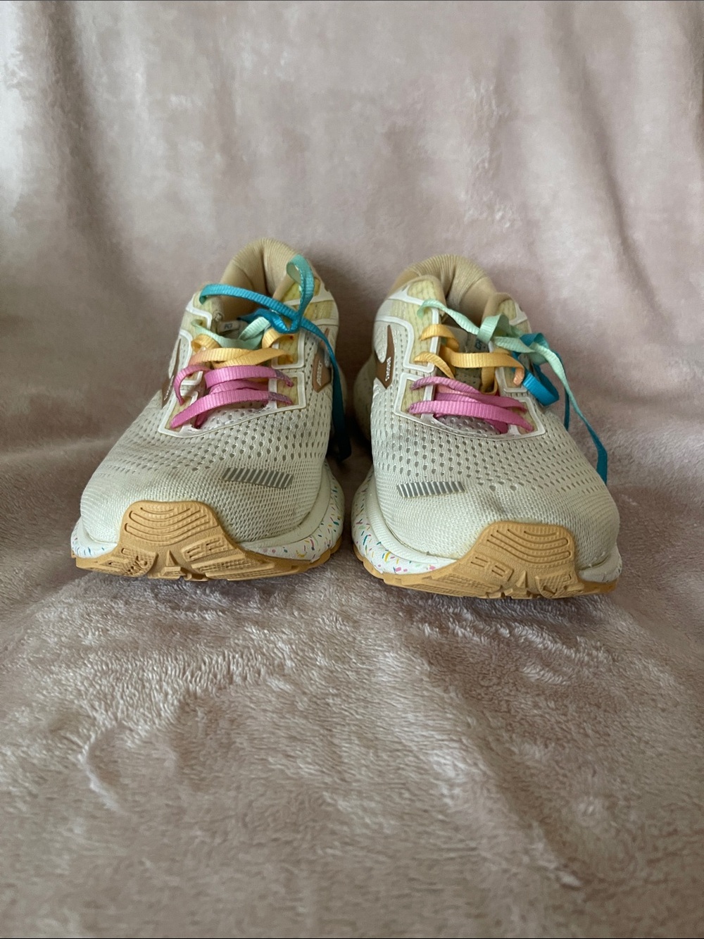 Brooks Women's Limited Edition Ghost 12 Vanilla Sprinkles - Picture 7 of 9